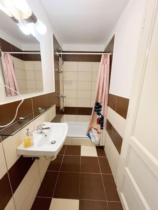 11# Sunflower Cozy Apartment Budapest Luaran gambar